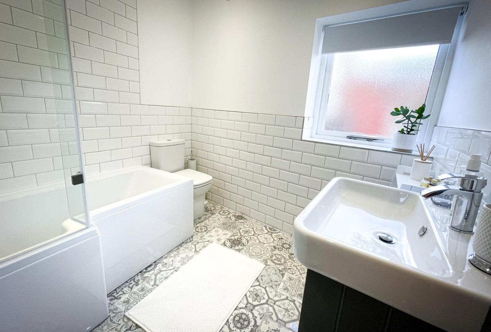 Juliet Beautiful 1 Bedroom, Central, Modern Space. Дарлингтон Экстерьер фото