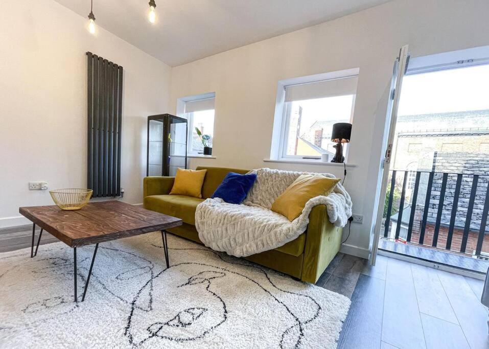 Juliet Beautiful 1 Bedroom, Central, Modern Space. Дарлингтон Экстерьер фото
