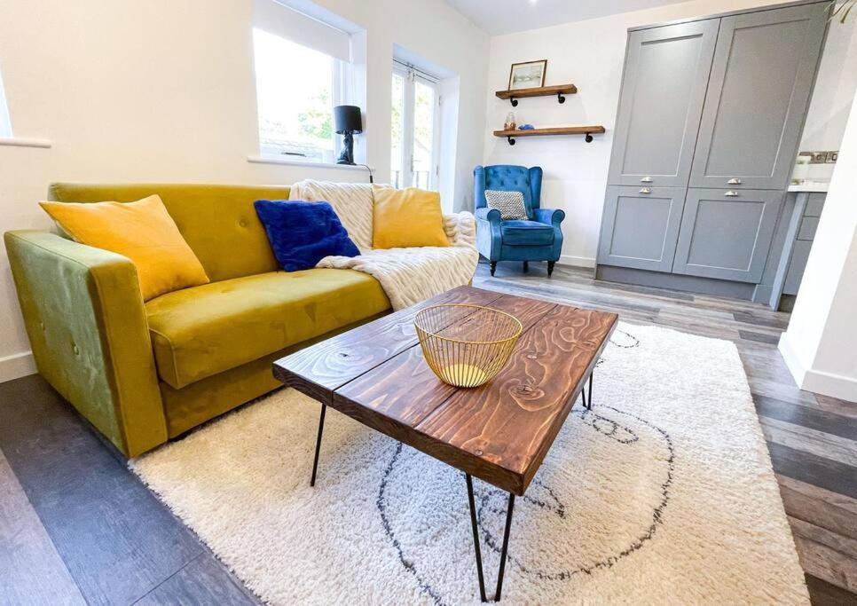 Juliet Beautiful 1 Bedroom, Central, Modern Space. Дарлингтон Экстерьер фото